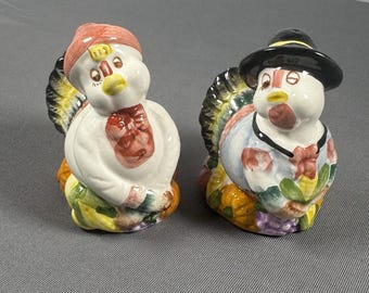 Vintage Pilgrim Turkey Handpainted Salt & Pepper Shakers