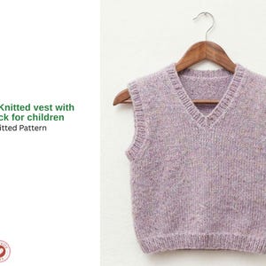 以下が含まれることがあります： 白い文字で「Welcome to our home」と書かれた素朴な木製の看板。 荒れた仕上がりとシンプルで魅力的なデザインで、玄関の装飾に最適です。