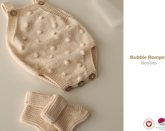 Patrón de tejido en PDF para conjunto de pelele y patucos de bebé con punto de burbuja: mono texturizado con patucos a juego