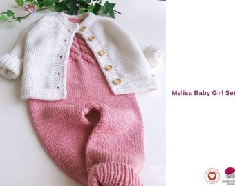 Patrón de tejido del conjunto Melisa para niña – Mono de punto con cable (PDF) – Patrón de mono para bebé – Idea de regalo para recién nacida – Conjunto de regalo para baby shower – Niña