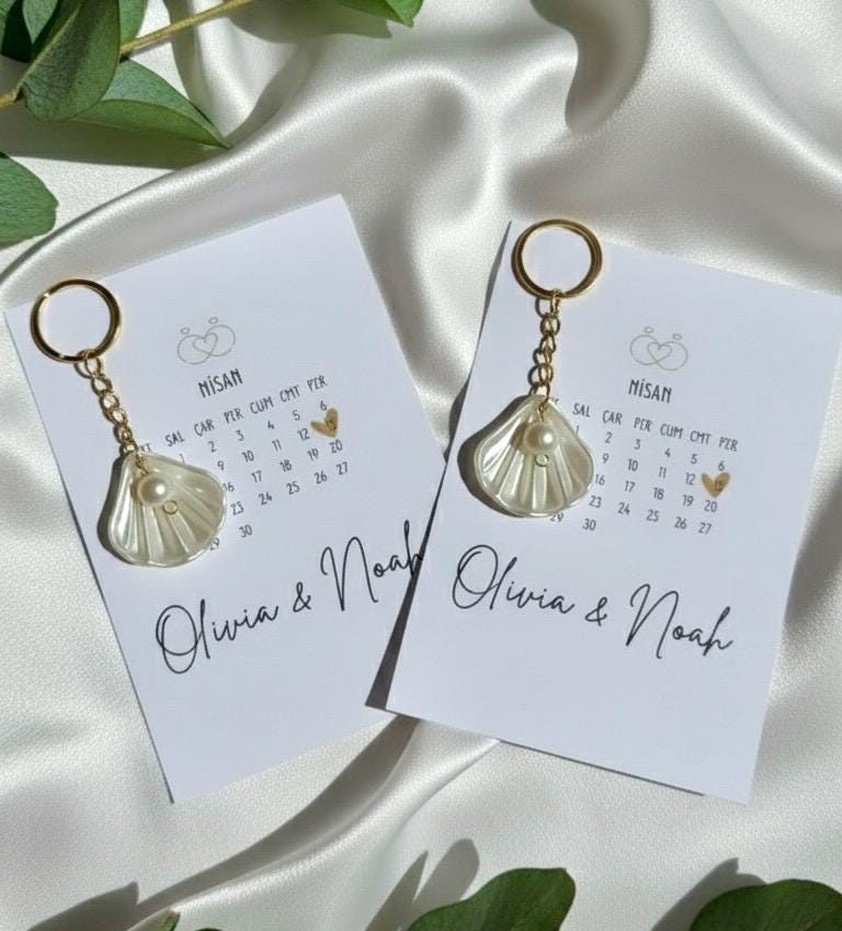 Personalized Seashell Pearl Keychain, Wedding Keepsake , Bridal Shower ...
