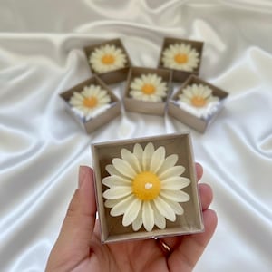 Vela personalizada em formato de margarida, lembrancinha de casamento, brindes para convidados em seus eventos, velas artesanais, presente de batizado