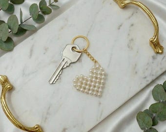 Personalized Pearl Heart Keychain , Wedding Favor, Bridal Shower Gift