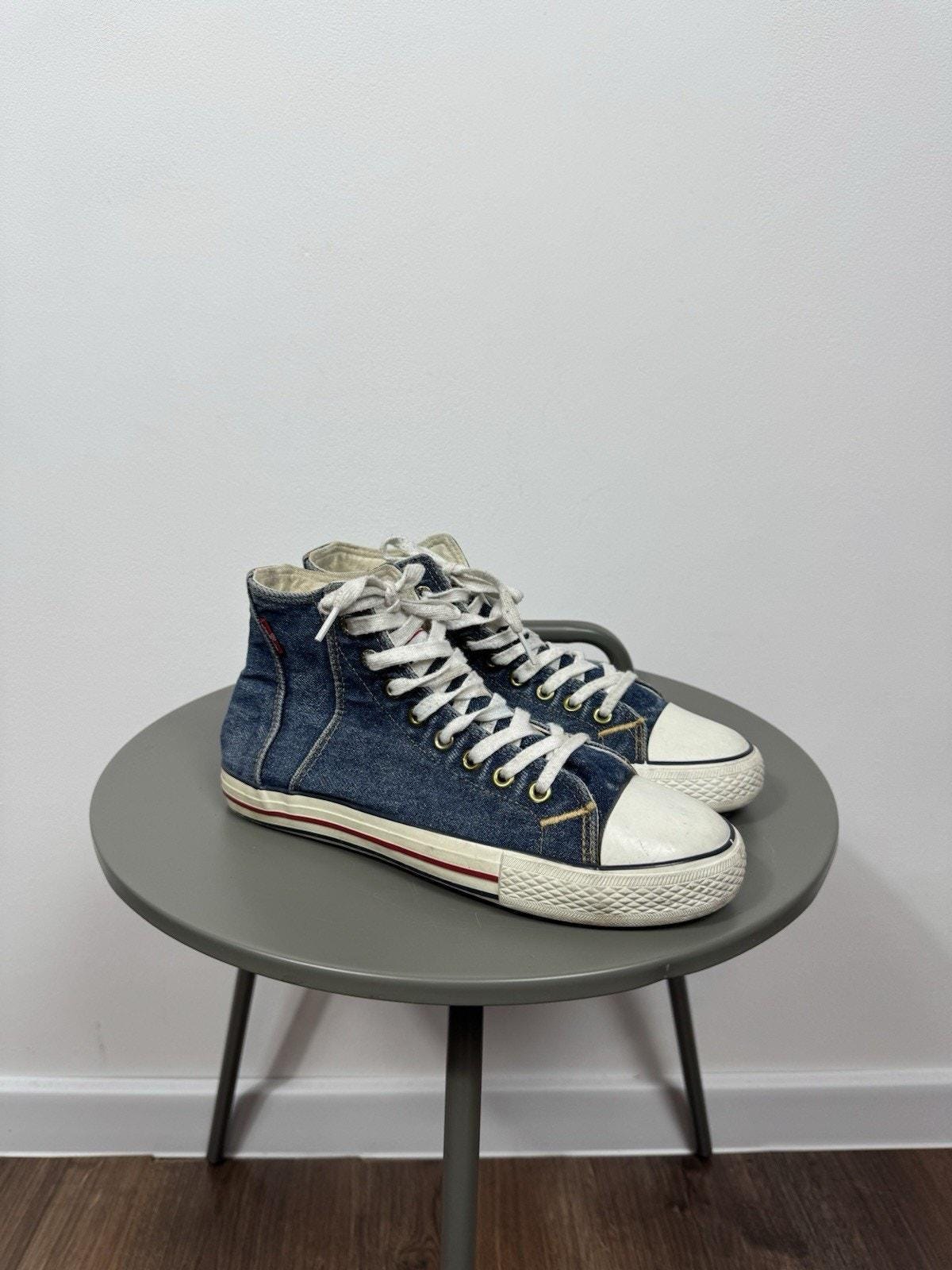 Vintage Levi display picture 2