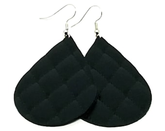 Leder Ohrringe schwarz gestepptes Muster handgefertigt von Hammered Love Letters