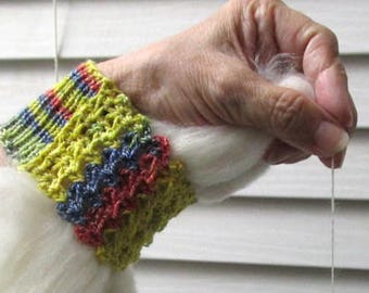 KNIT-CROCHET Wrist Distaff Pattern