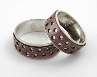 Anillo Steampunk de plata de ley con banda de cobre perforada