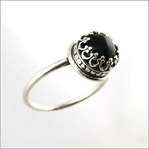 Antique Elegant Onyx Ring