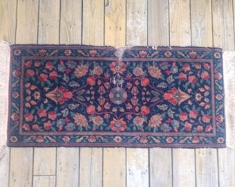 Persian Style Small Scatter Rug with Floral Patterns