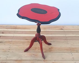 Vintage Scalloped-edge Folding Side Table in Regency Style MCM