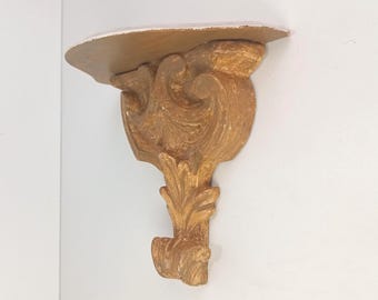 Vintage Italiaanse wandplank in Florentijnse stijl, gesneden vergulde houten constructie