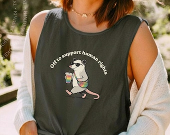 Possum Mensch Rechte Tank Top, Pride LGBTQ Verbündeter Komfort Farben T-Shirt, sarkastisches Aktivist Shirt, Fortschrittliches Opossum Grafik T-Shirt