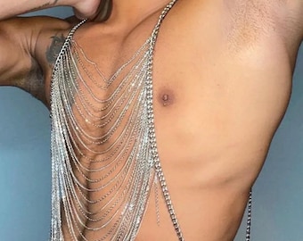 Cadena corporal para hombre, arnés de pecho multicapa, accesorio vanguardista.