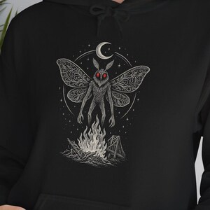 Mothman Hoodie Cryptid Sweatshirt Vit bläcklinjeteckning Gotisk Cryptid Gåva