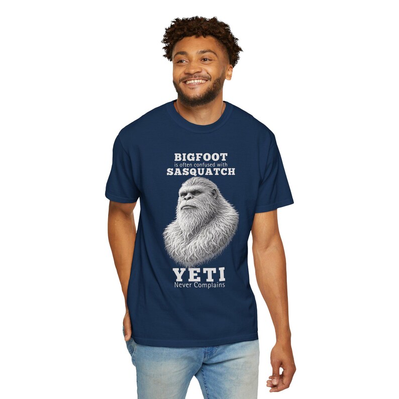 Camiseta Bigfoot Comfort Colors Cotton Tee Sasquatch Yeti Never Complains imagen 13