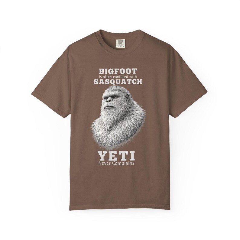 Camiseta Bigfoot Comfort Colors Cotton Tee Sasquatch Yeti Never Complains imagen 3