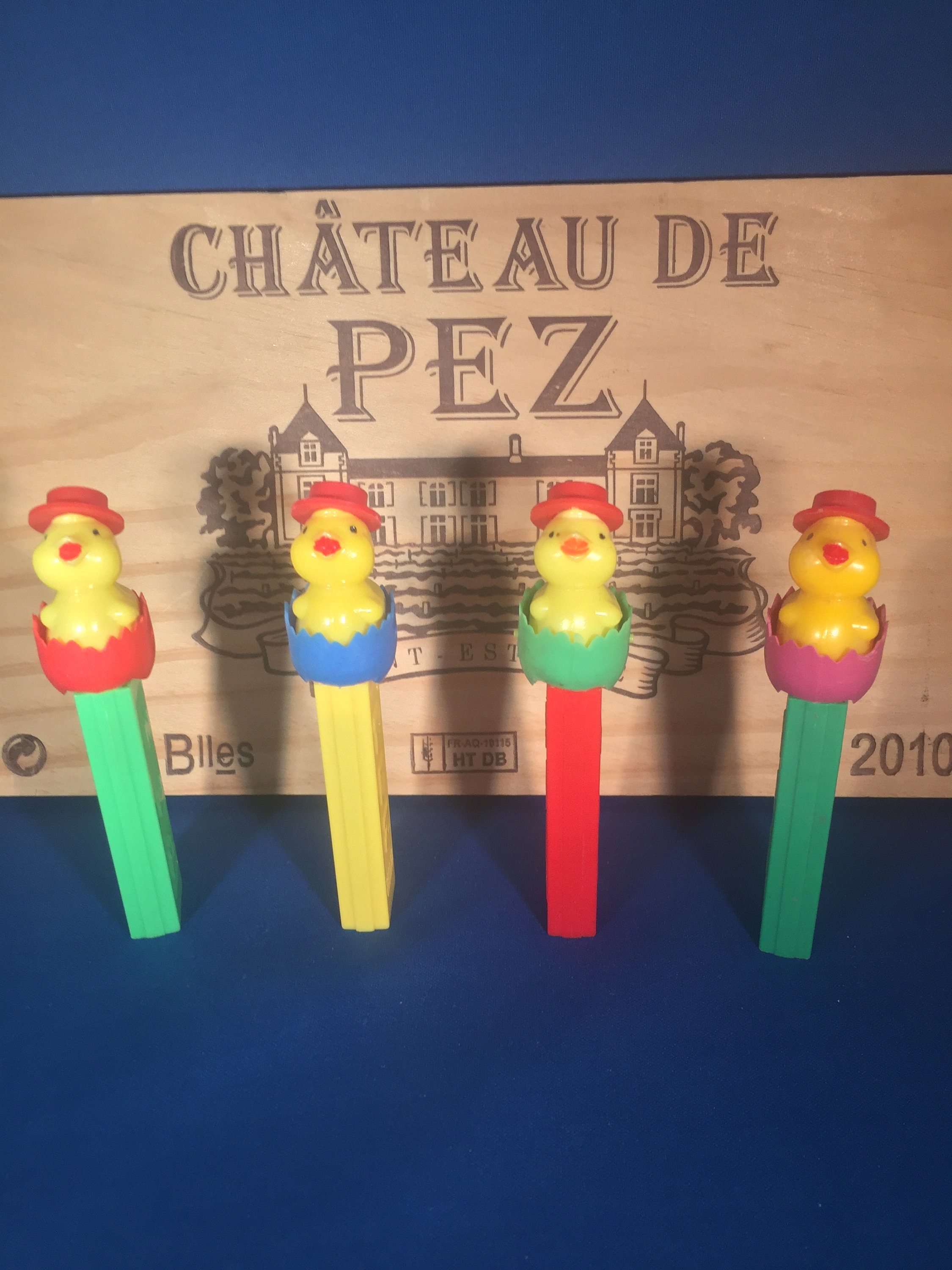 4 Vintage 1976 No-feet Flat-hat Chick-in-egg Pez Dispensers