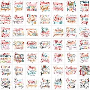 Op de afbeelding: Een verzameling vierkante kunstprints met inspirerende citaten in verschillende kleuren en lettertypen. Zinnen zijn onder meer "Loved", "Grace" en "Faith". Ideaal voor woondecoratie en spirituele inspiratie.