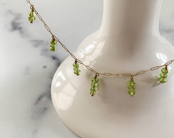 Green Gemstone Vintage 16 inches August Birthstone Gold Tone Clasp Quality Peridot Chip Necklace Graduated Beads