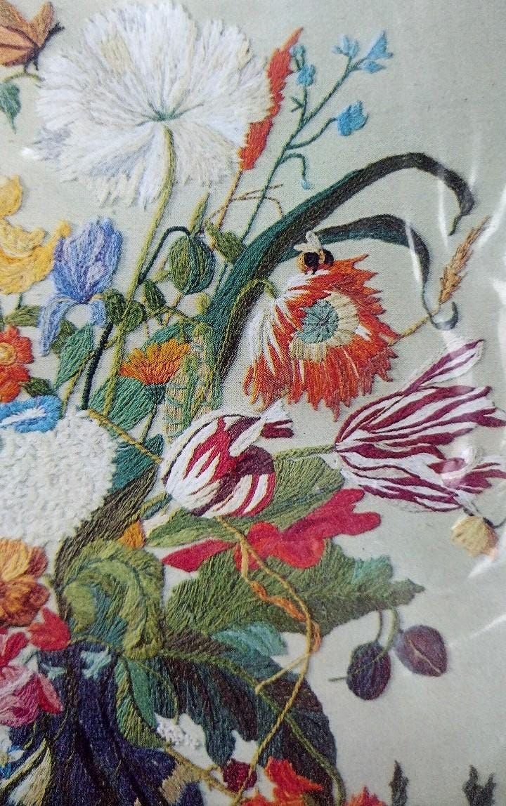 Crewel Insects Spinnerin Crewel Embroidery Kit Masterpiece Wall Picture Floral and ...