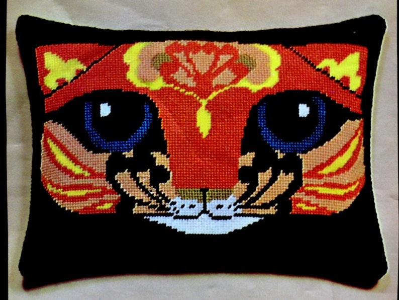 Vintage Needlepoint Kit Nappy Cat Decorator Needlepoint Pillow Etsy