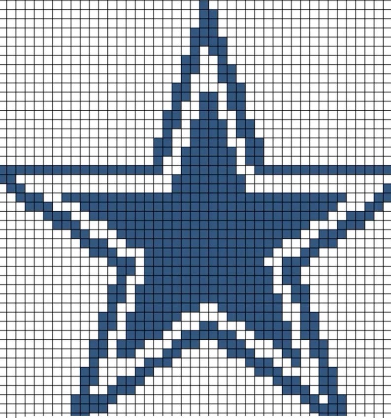Op de afbeelding: Een gepixelde afbeelding van een grote blauwe ster met witte contouren op een witte rasterachtergrond. De ster heeft vijf punten en een gedetailleerd ontwerp, dat lijkt op een teamlogo of embleem.