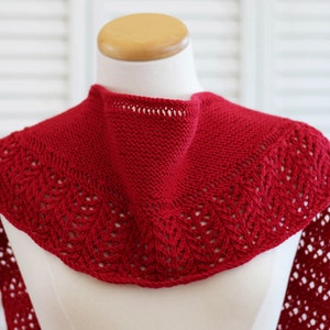 KNITTING PATTERN SHAWL, The Little Shawl, a crescent-shaped