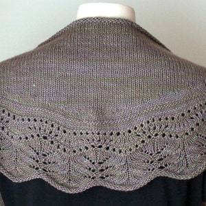 KNITTING PATTERN, The Farniente II Shawl, a crescent-shaped image 4