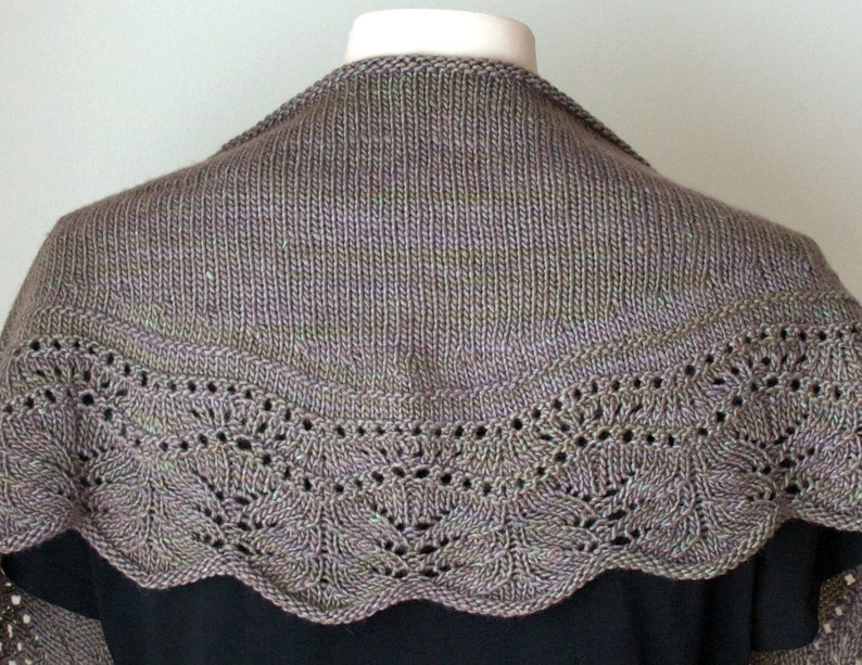 KNITTING PATTERN, The Farniente II Shawl, a crescent-shaped image 4