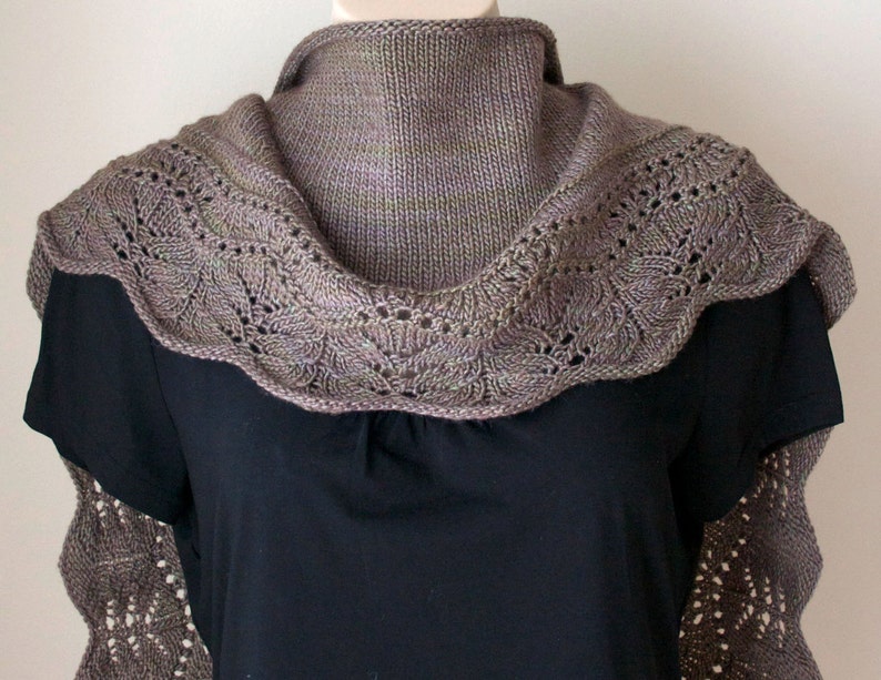 KNITTING PATTERN, The Farniente II Shawl, a crescent-shaped image 1