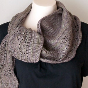 KNITTING PATTERN, The Farniente II Shawl, a crescent-shaped image 3