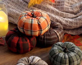 Pompoendecoratie van geruite stof, mini herfstpompoendecoratie, rustieke boerderijstijl herfsttafeldecoratie, Halloween/Thanksgiving plankaccent