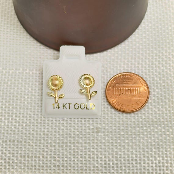 Solid 14K Yellow Gold Sunflower Stud Earrings Dai… - image 3