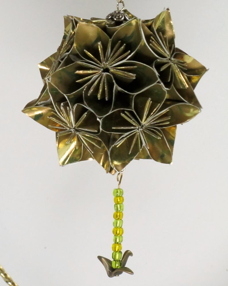 CHRISTMAS Gift STAR Kusudama Modular Origami HANDMADE in Shimmery Gold Metallic Paper, Displayed on Metal Ornament Stand OOaK image 4