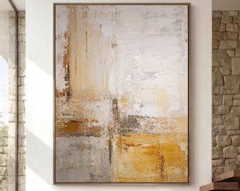 Arte de parede abstrata grande em amarelo dourado texturizado para sala de jantar neutra, pintura em tela estilo Japandi.
