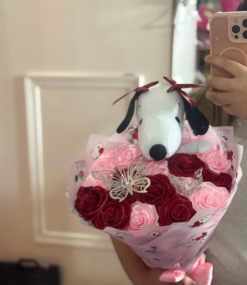 Handmade Snoopy Plush Bouquet, Eternal Roses Anniversary Gift - Etsy