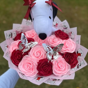Handmade Snoopy Plush Bouquet, Eternal Roses Anniversary Gift - Etsy