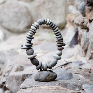Mini cairn en pierre équilibré fait main ovale