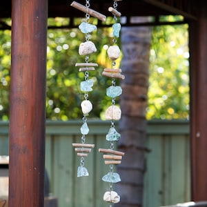 Rocky Stone and Glass Garland with Natural Driftwood Raindrop Suncatcher
