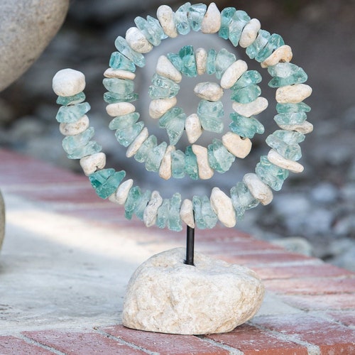 Beautiful Glass & Stone outlet Spiral on the Rock Stand Perfect for Yard, Garden Decor