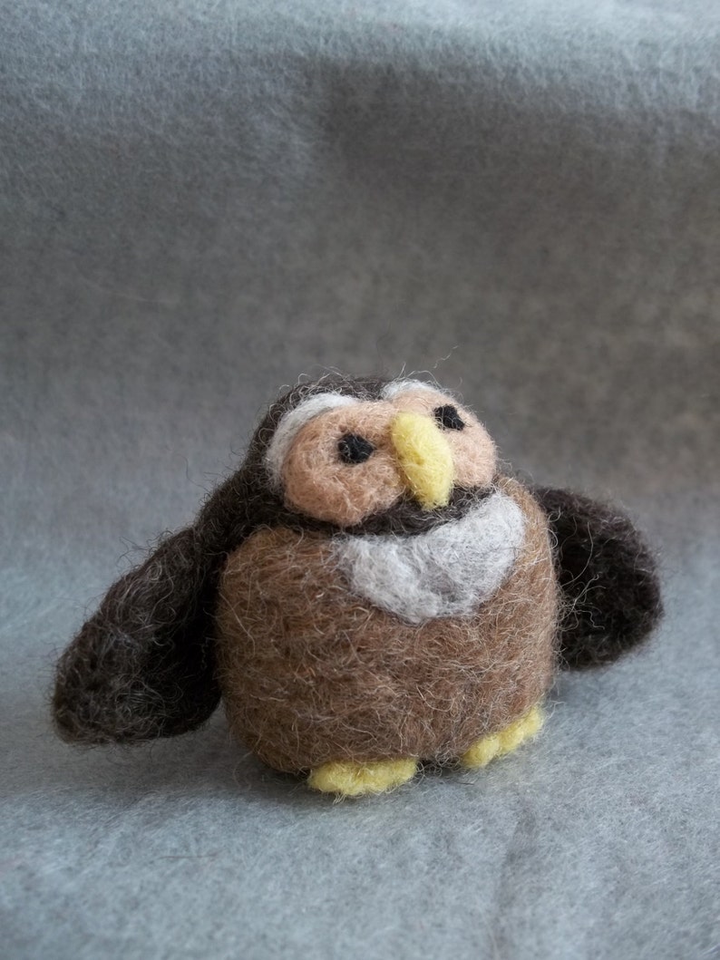 Owen Owl Felted Figurine image 4