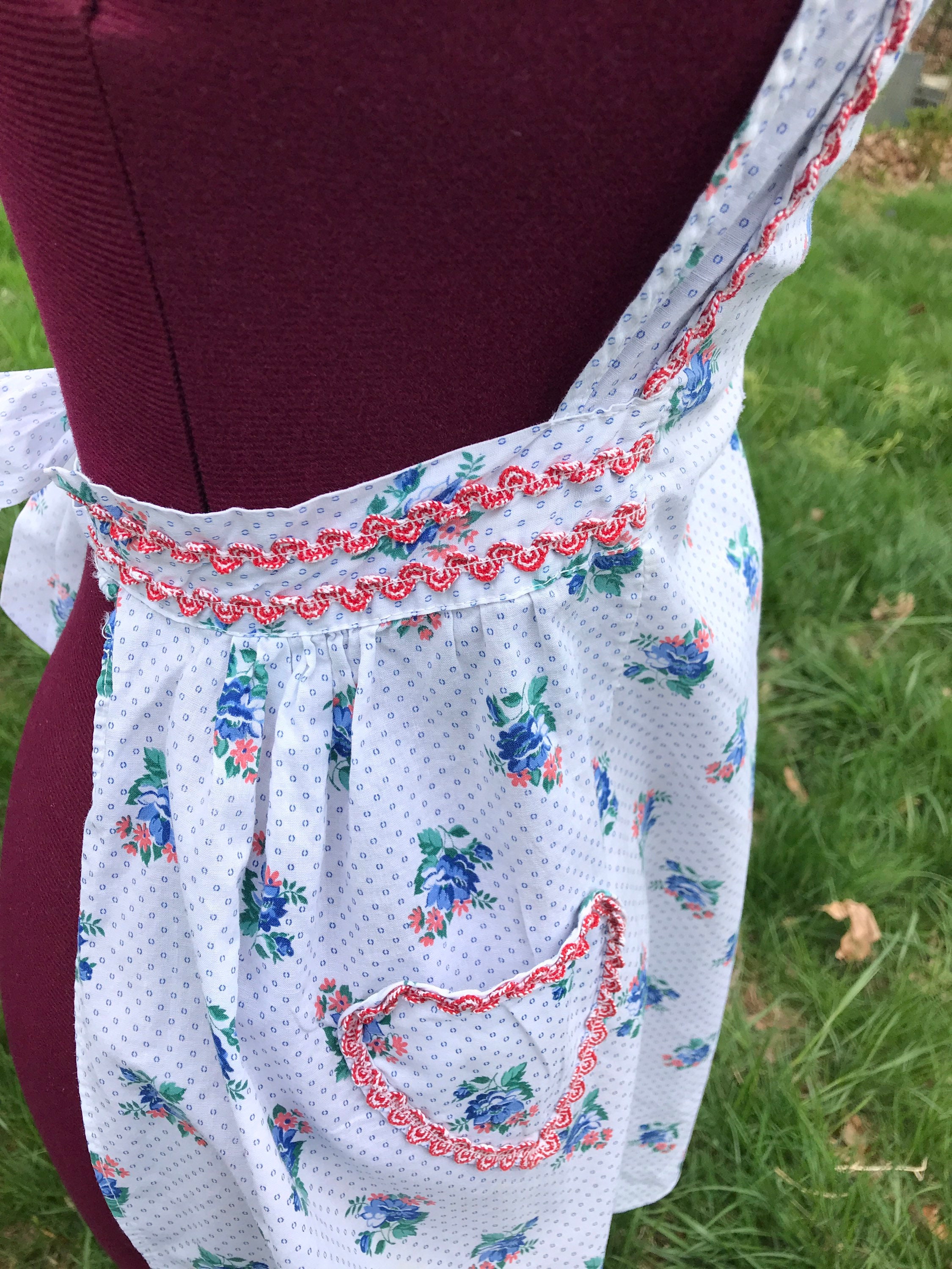 Vintage apron with heart shaped pockets Etsy