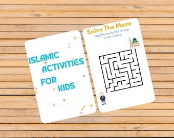 Pode incluir: Dois cartões brancos com atividades islâmicas para crianças. Um cartão tem um labirinto com uma ilustração de um menino e uma mesquita. O outro cartão tem o texto "Islamic Activities for Kids". O fundo é uma superfície de madeira.