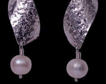 Cultured Freshwater Pearl and Sterling Silver, curved stardust diagonal, hand-made 'Panache' Earrings by Rubyblue Jewelry