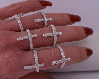 Bague croisée faite à la main en argent sterling massif par Rubyblue Jewelry - cadeau pour elle - foi
