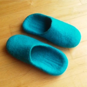 Handmade wool felted slippers - house shoe - turquoise - rubber soles