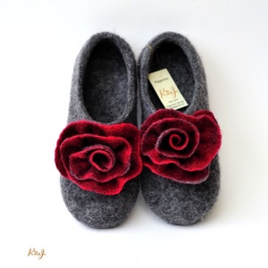 Felted slippers "Red&grey roses"