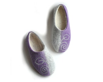 Handmade felted slippers grey-lilac