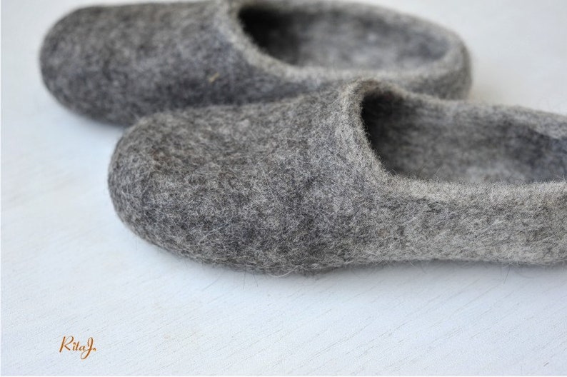 Eco friendly grey felted slippers image 3