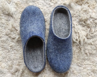 Handmade wool felted house shoes with Coutchouc soles - mens slippers - organic wool - gray blue slippers - mens shoes